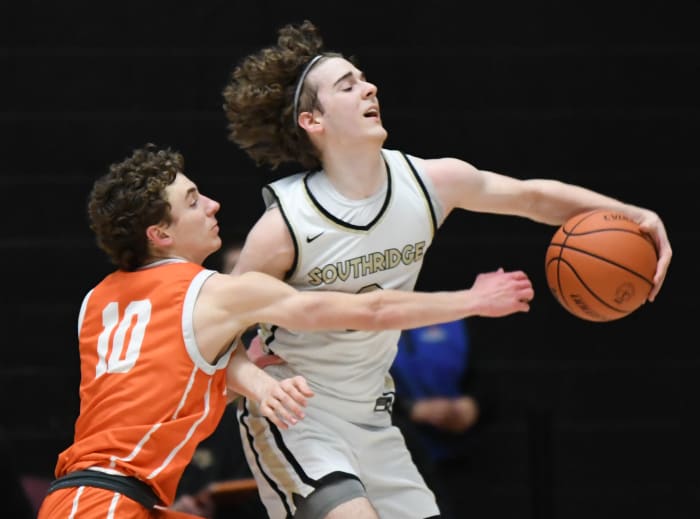 Beaverton Southridge 6A Oregon boys basketball quarterfinal 2024 Taylor Balkom 43